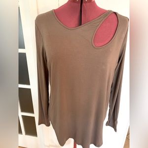 Ivy Rose Brown Top with Shoulder Cutout
